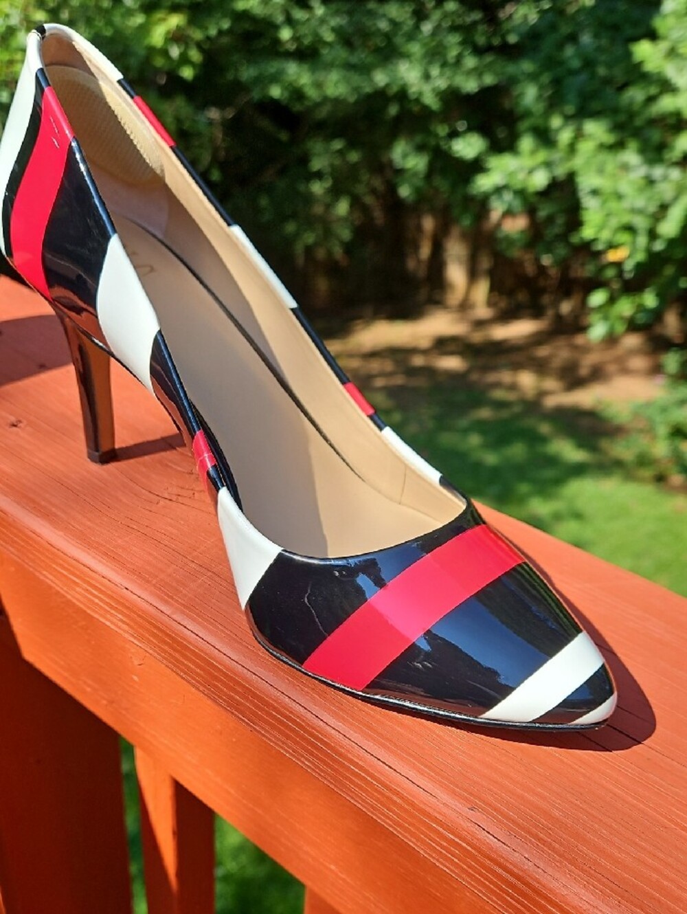 INC International Concepts Red Black White Striped Patent Pointed-Toe Pumps  10M